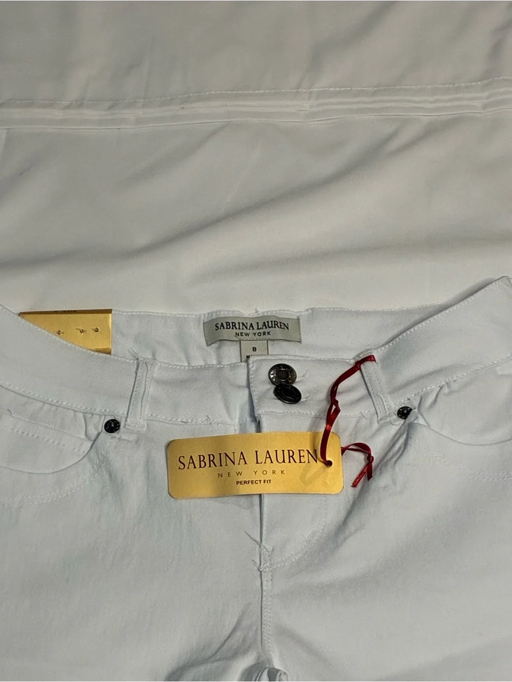 Sabrina Lauren White Bermuda Shorts Size 8 NWT Stretch